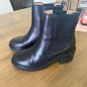 Women’s Madewell Chelsea boot - size 6